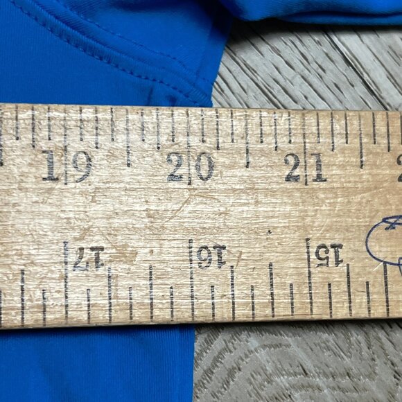 NWT Rhone Reign Shirt Size Medium Blue Short Sleeve Goldfusion UPF 50+ - Picture 9 of 11